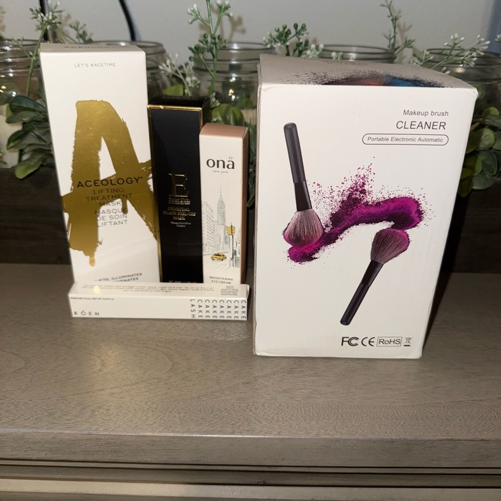 Makeup Brush Cleaner and Skincare Set